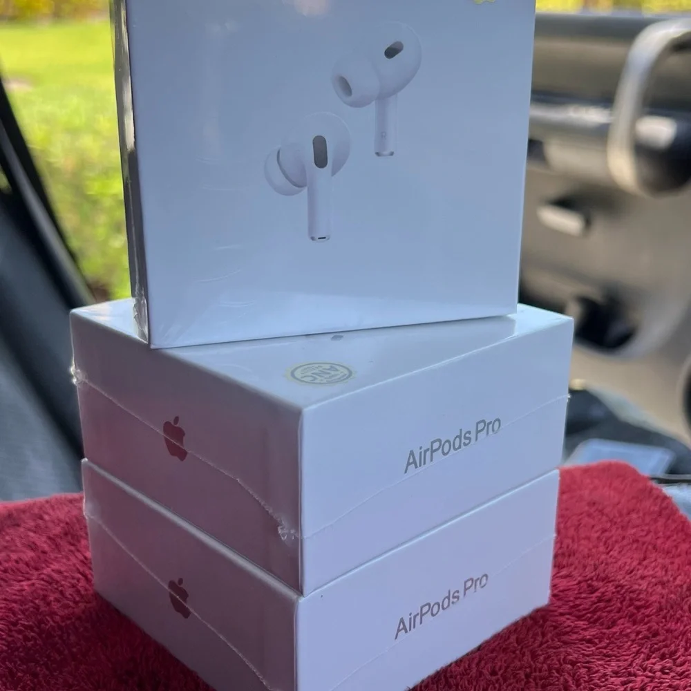 Apple AirPods Pro 2nd Gen with MagSafe USB-C